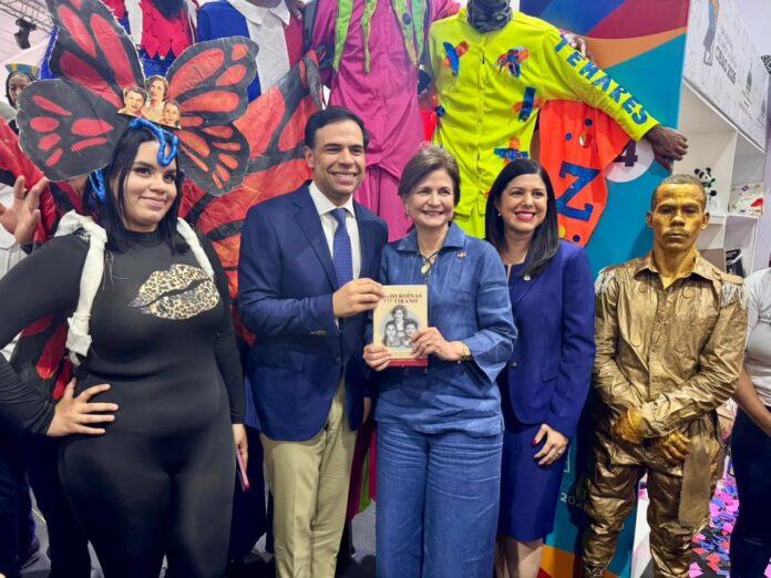 Hábito de lectura: Raquel Peña impulsa a jóvenes en Feria del Libro y la Cultura Cibao 2026