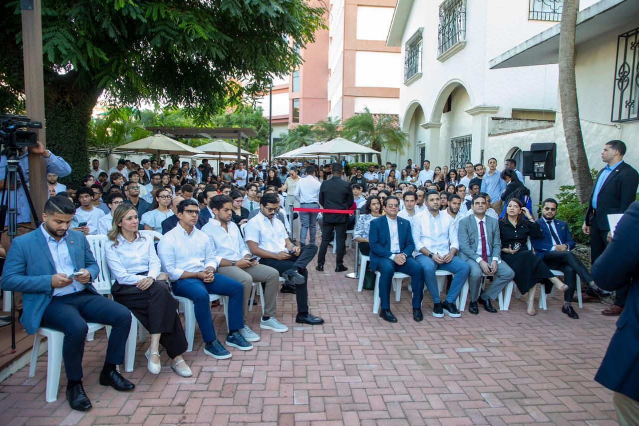 Conversatorio político: Luis Abinader afianza la cercanía y motivación hacia la población joven
