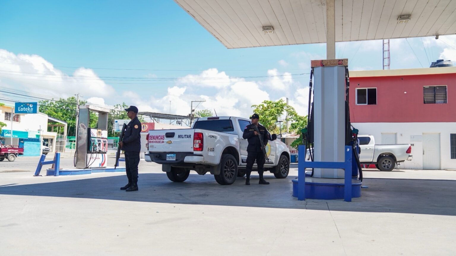 Calidad de combustibles provoca cierre de estaciones en Azua y Montecristi