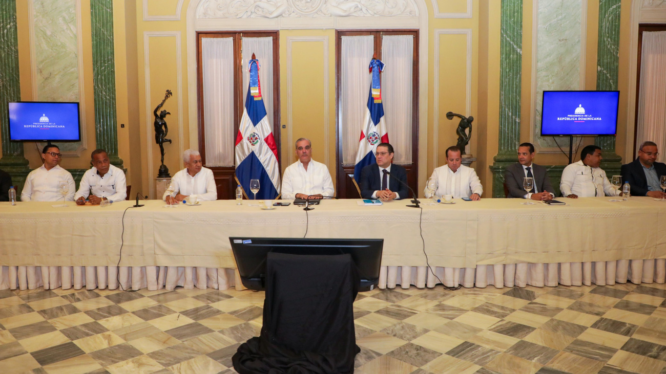 Pasaje estable: Gobierno acuerda mesa de diálogo permanente con transportistas