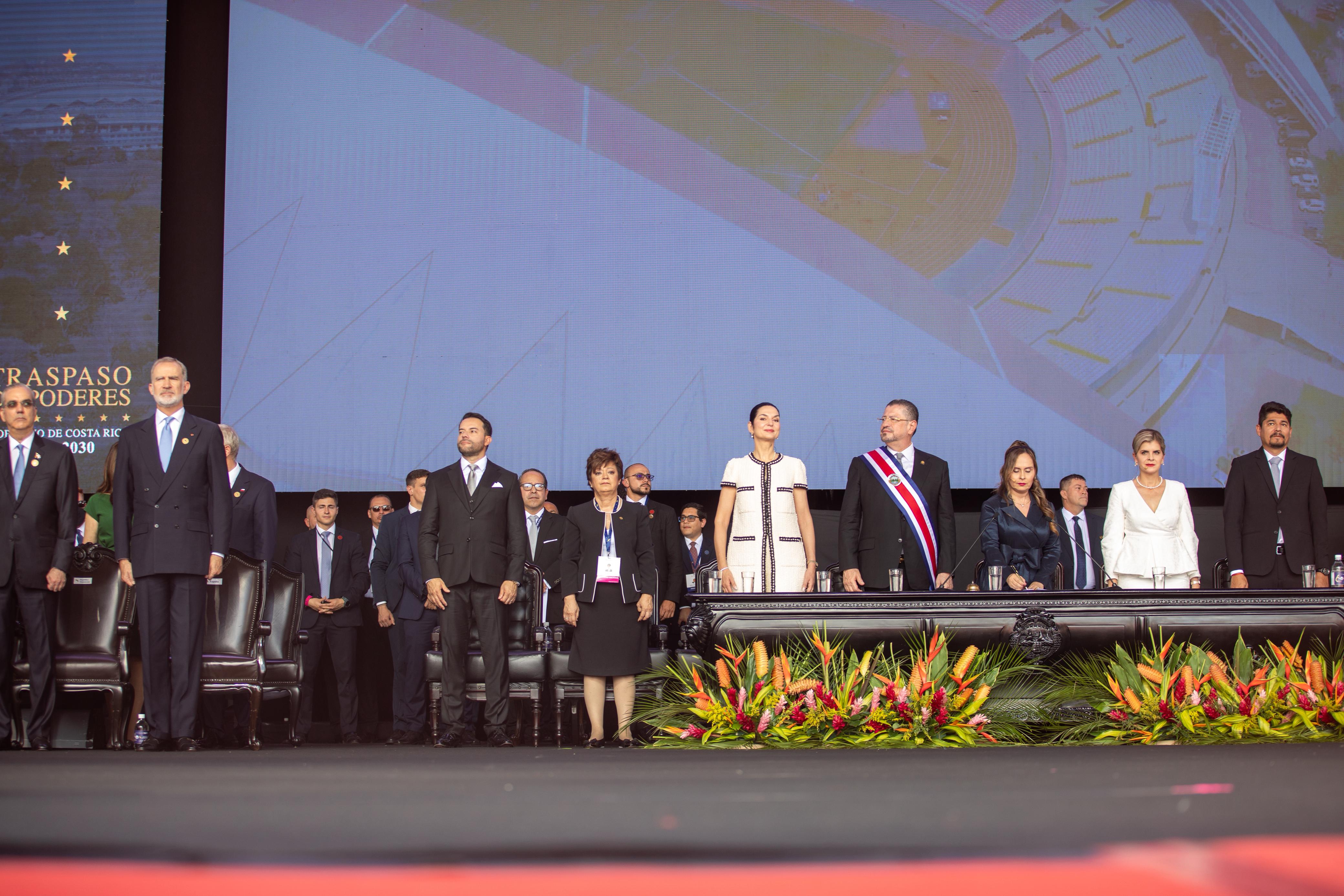 Transmisión de mando reúne a Abinader y nueva presidenta de Costa Rica