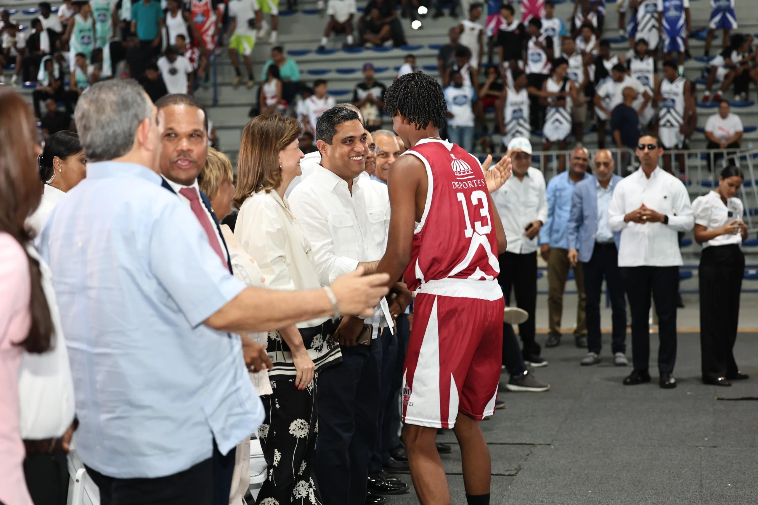 Torneo de baloncesto interbarrial impulsa talento joven en Gran Santo Domingo