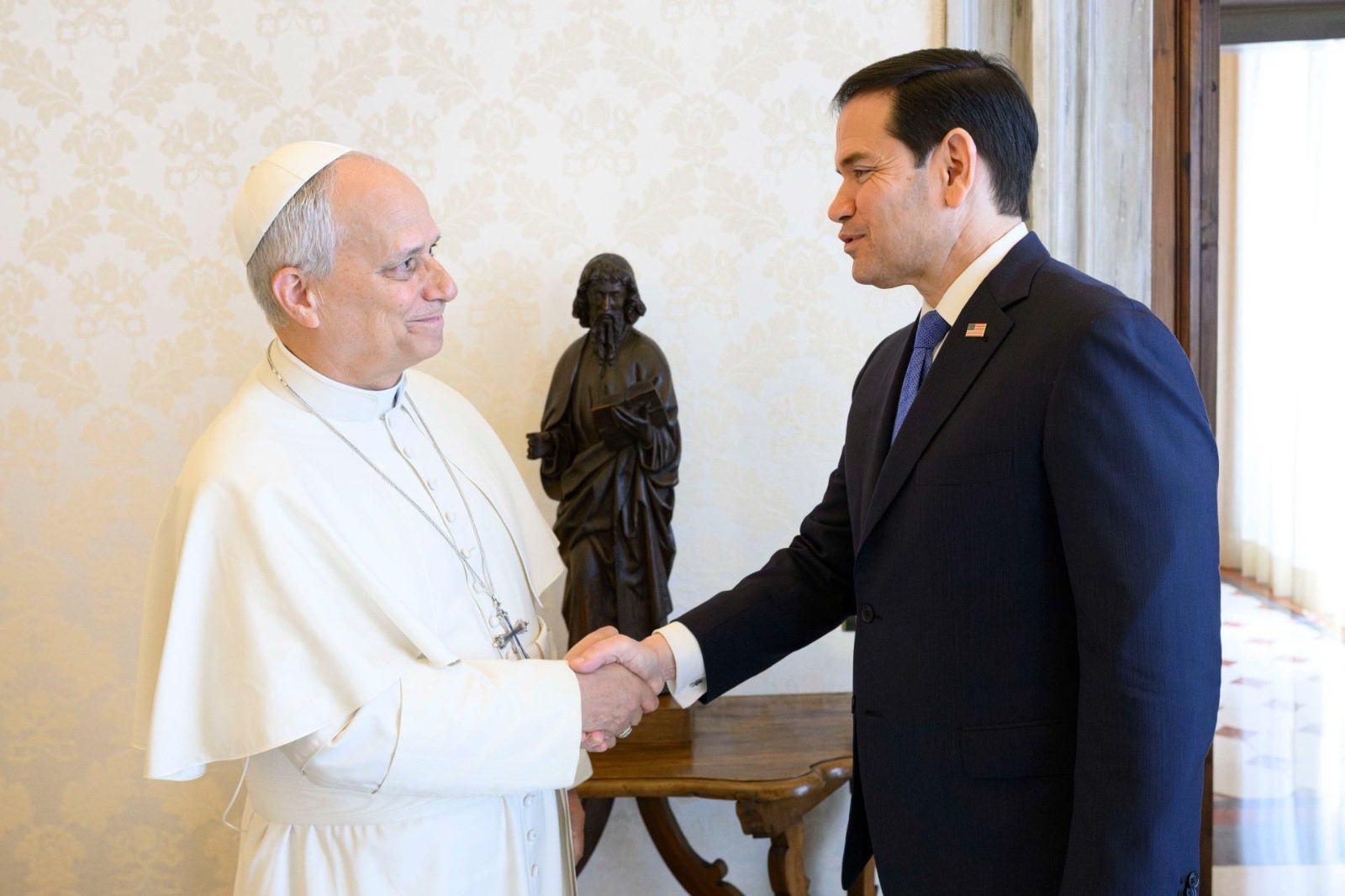 Marco Rubio reafirmó ante León XIV el compromiso de promover la paz