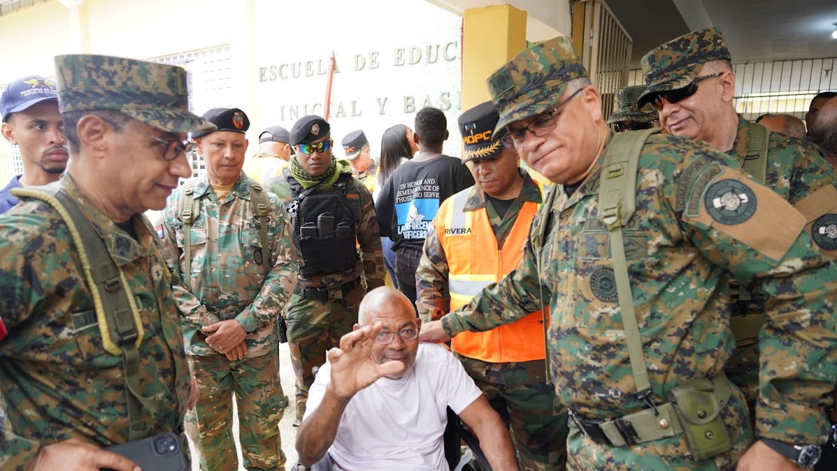 Operativo médico realizado por el Ministerio de Defensa benefició a más de mil personas en Licey al Medio
