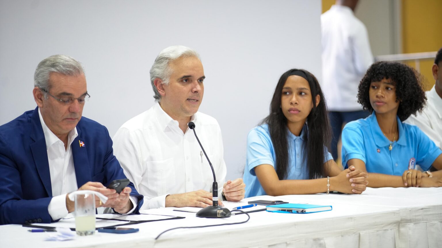 Educación tecnológica y carreras técnicas fueron promovidas por Abinader durante encuentro estudiantil