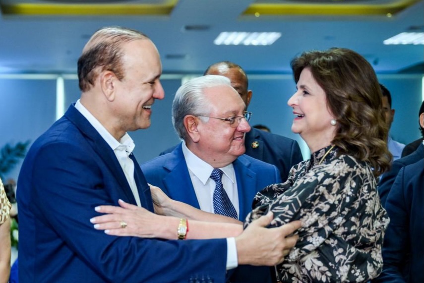 Visión empresarial centró encuentro de Capex en Santiago con Raquel Peña y Frank Rainieri