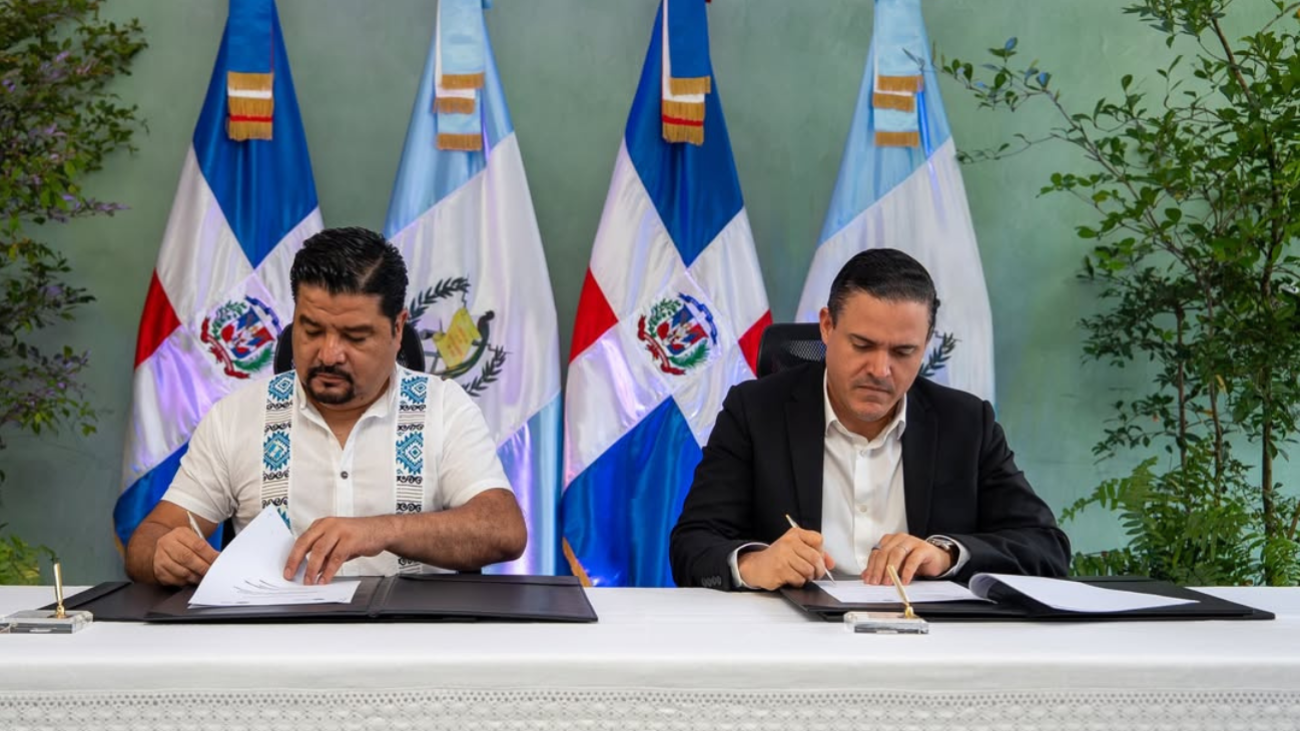Cooperación portuaria: Apordom y Guatemala firman acuerdo bilateral
