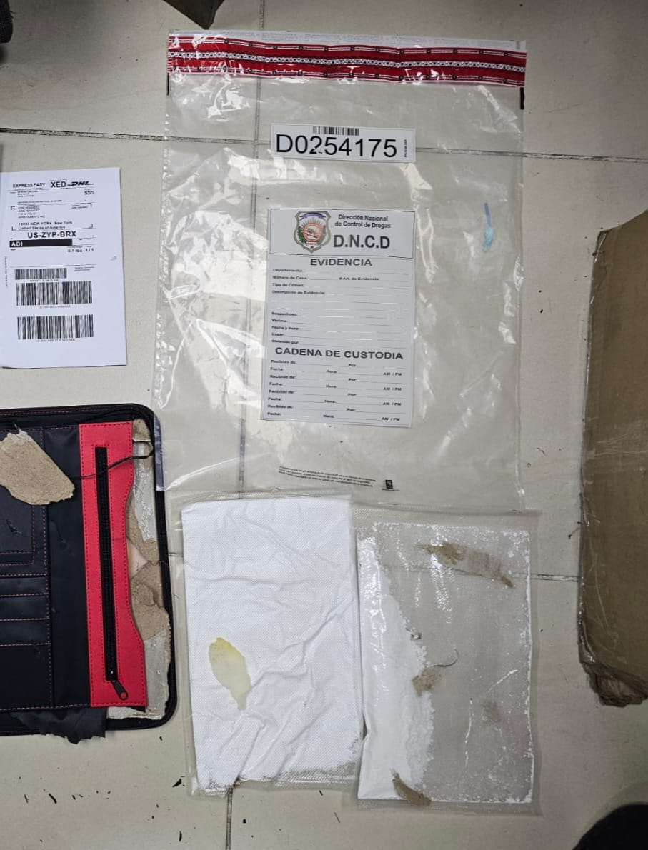 DNCD frustra envío de cocaína oculta en carpetas con destino a EE. UU. y Róterdam