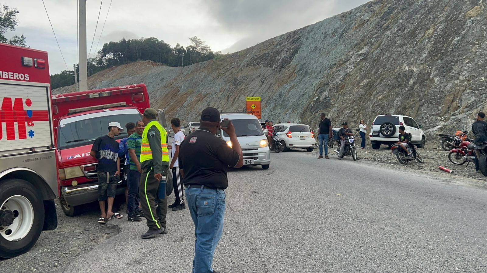 Doble homicidio mantiene bajo investigación a las autoridades tras hallar dos hombres muertos a tiros en Jarabacoa.