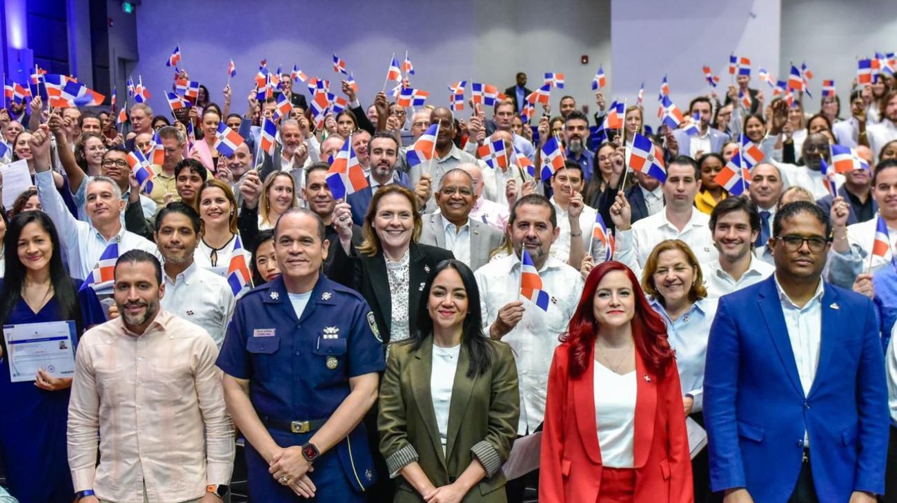Nacionalidad dominicana: Interior y Policía juramentó 149 extranjeros de más de 20 países