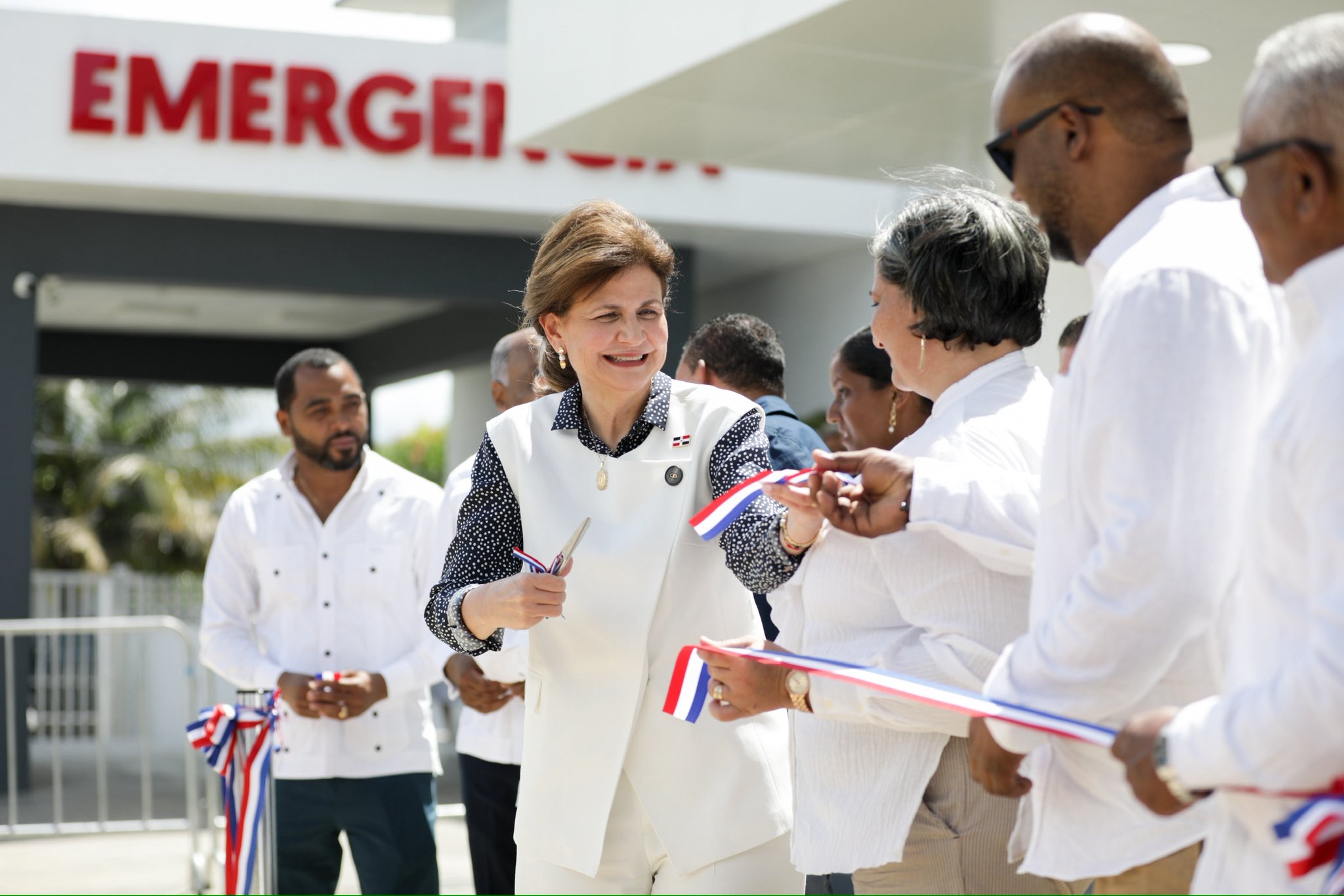 Hospital remozado y nuevo muelle entregan en Sabana de la Mar