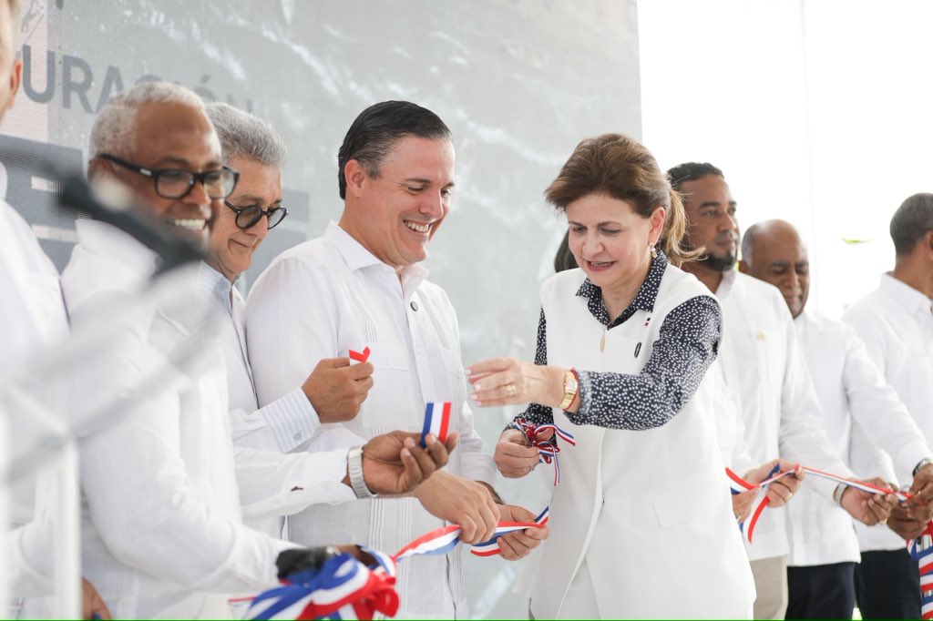 Hospital remozado y nuevo muelle entregan en Sabana de la Mar