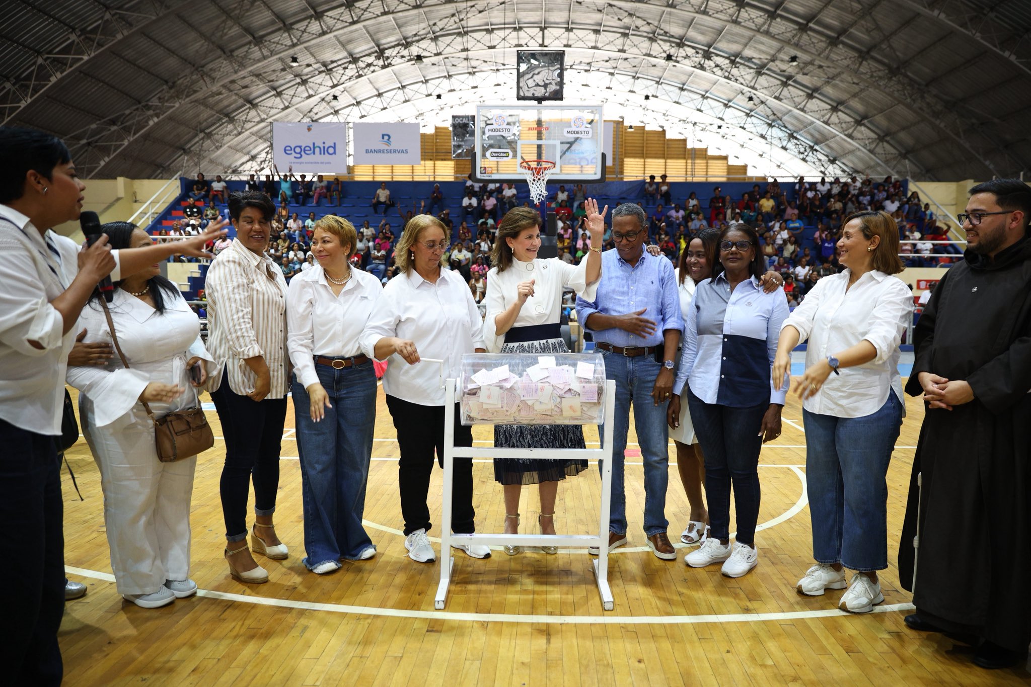 Madres que Sostienen inicia jornada nacional de apoyo a familias bajo la supervisión de Raquel Peña 