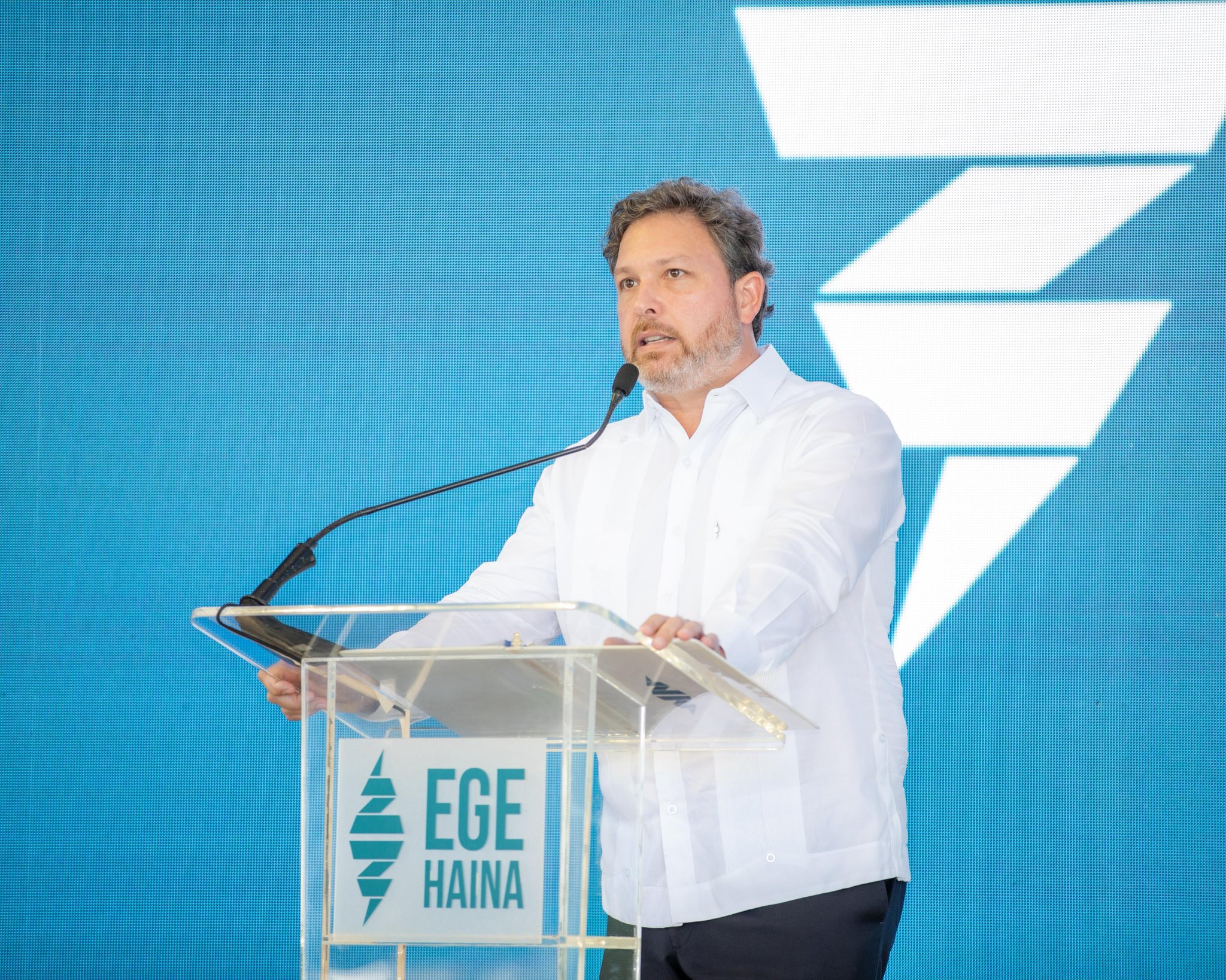 Esperanza Renovable fue inaugurada por Abinader y EGE Haina como la primera central híbrida