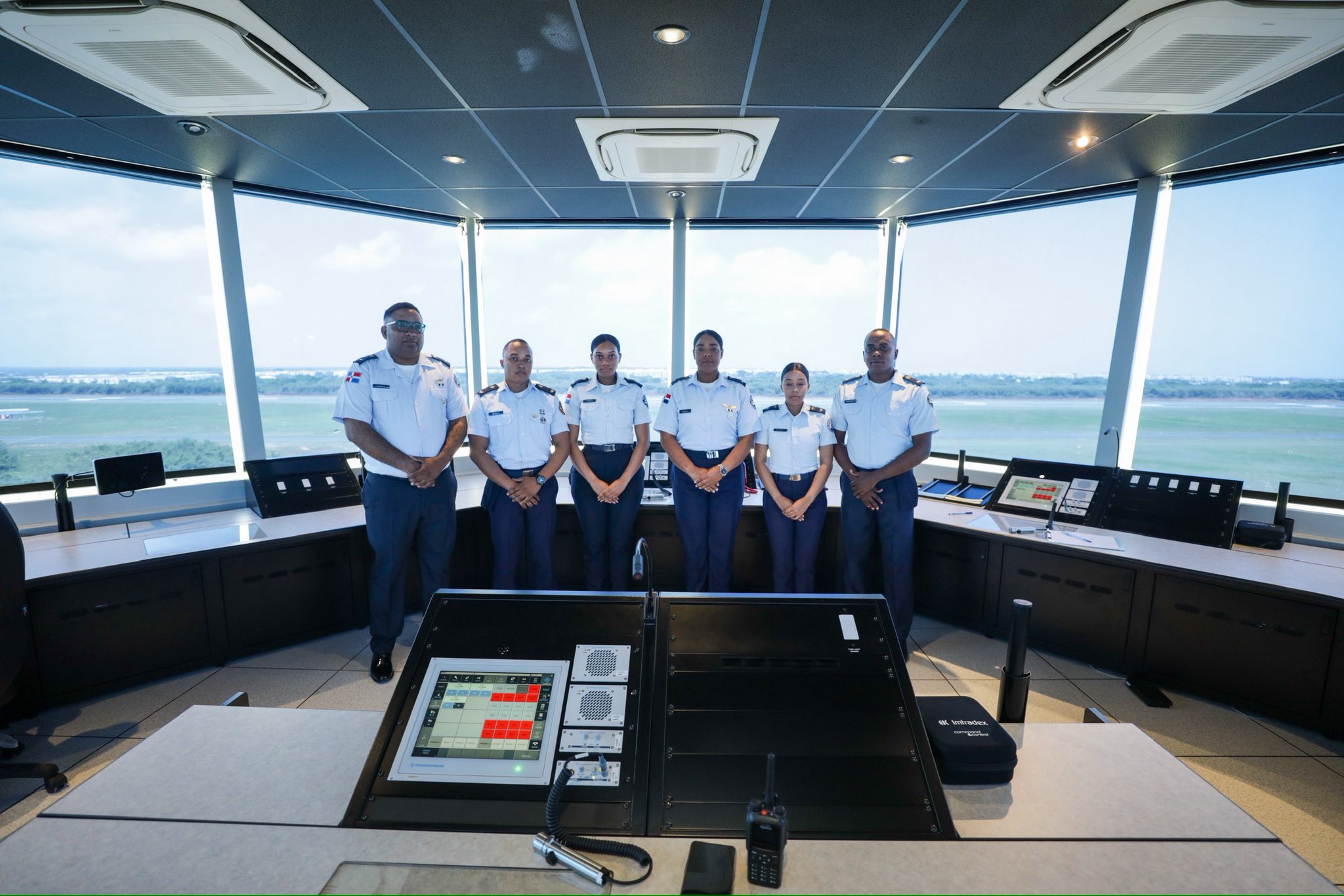 Torre de control y sistema de balizamiento fortalecen seguridad aérea en la Base de San Isidro