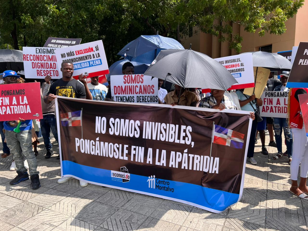 Protesta haitiana frente al Palacio Nacional exige detener deportaciones y reclamar reconocimiento de derechos
