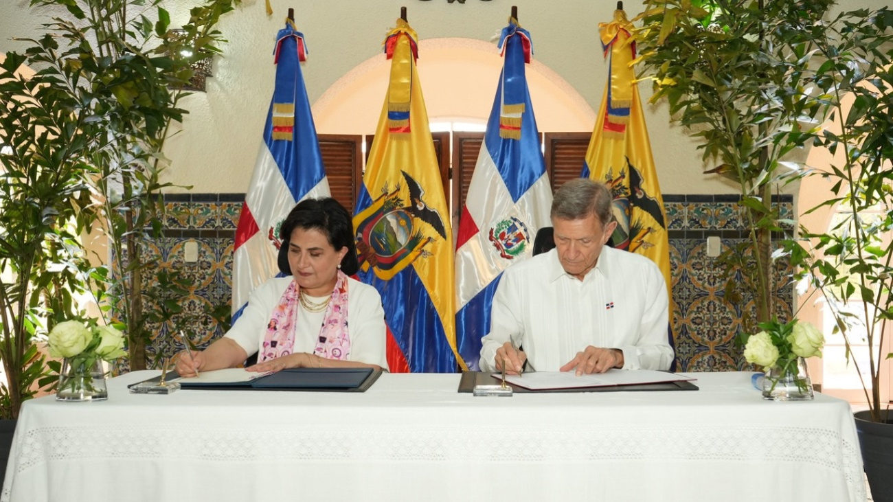 Cooperación bilateral entre Ecuador y República Dominicana avanza con acuerdos en comercio, energía y movilidad humana.