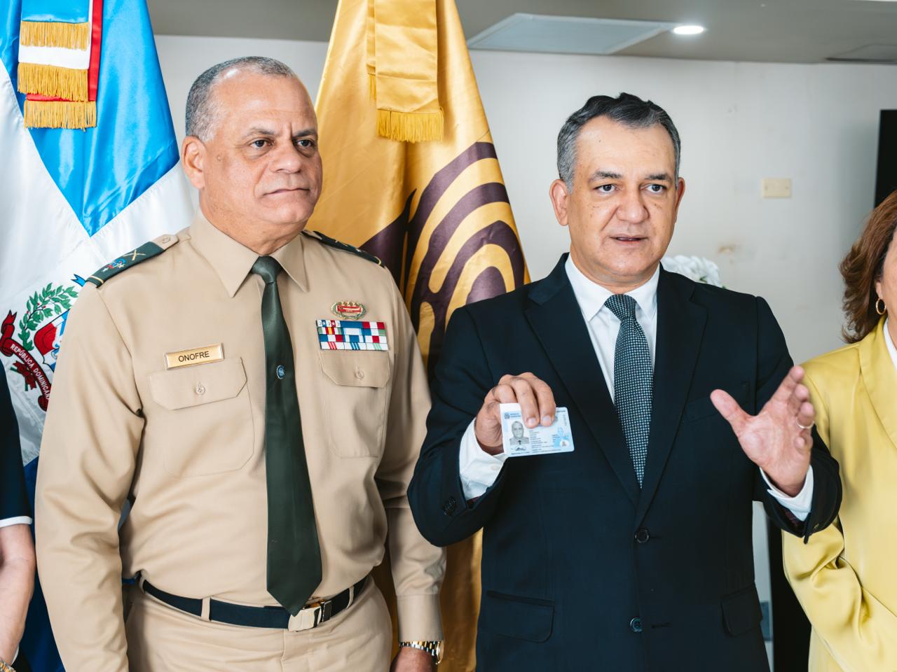 Nueva cédula inicia proceso de captura de datos y entrega para miembros de Fuerzas Armadas