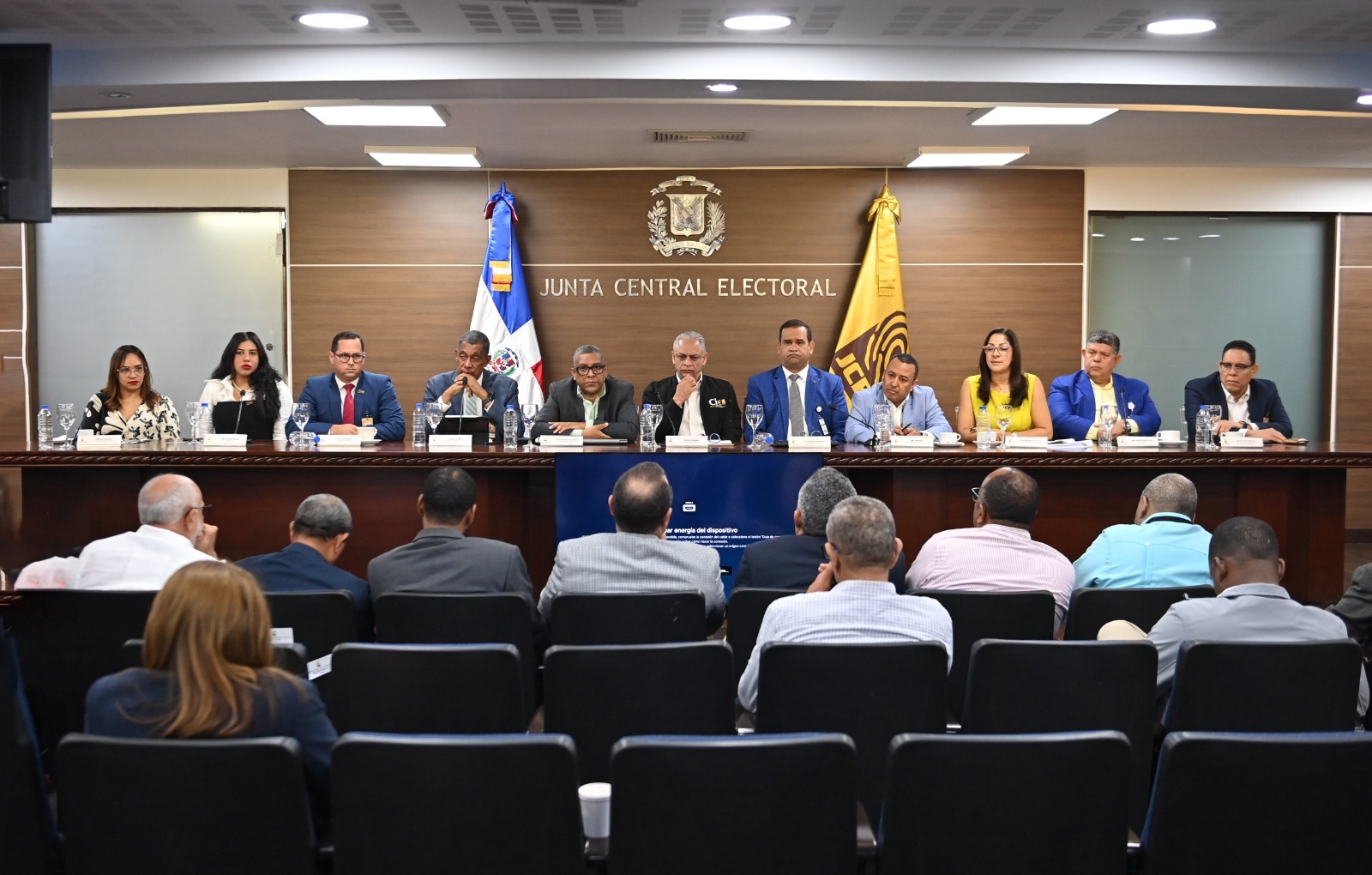 Cedulación: JCE se reúne con partidos por avances del proceso