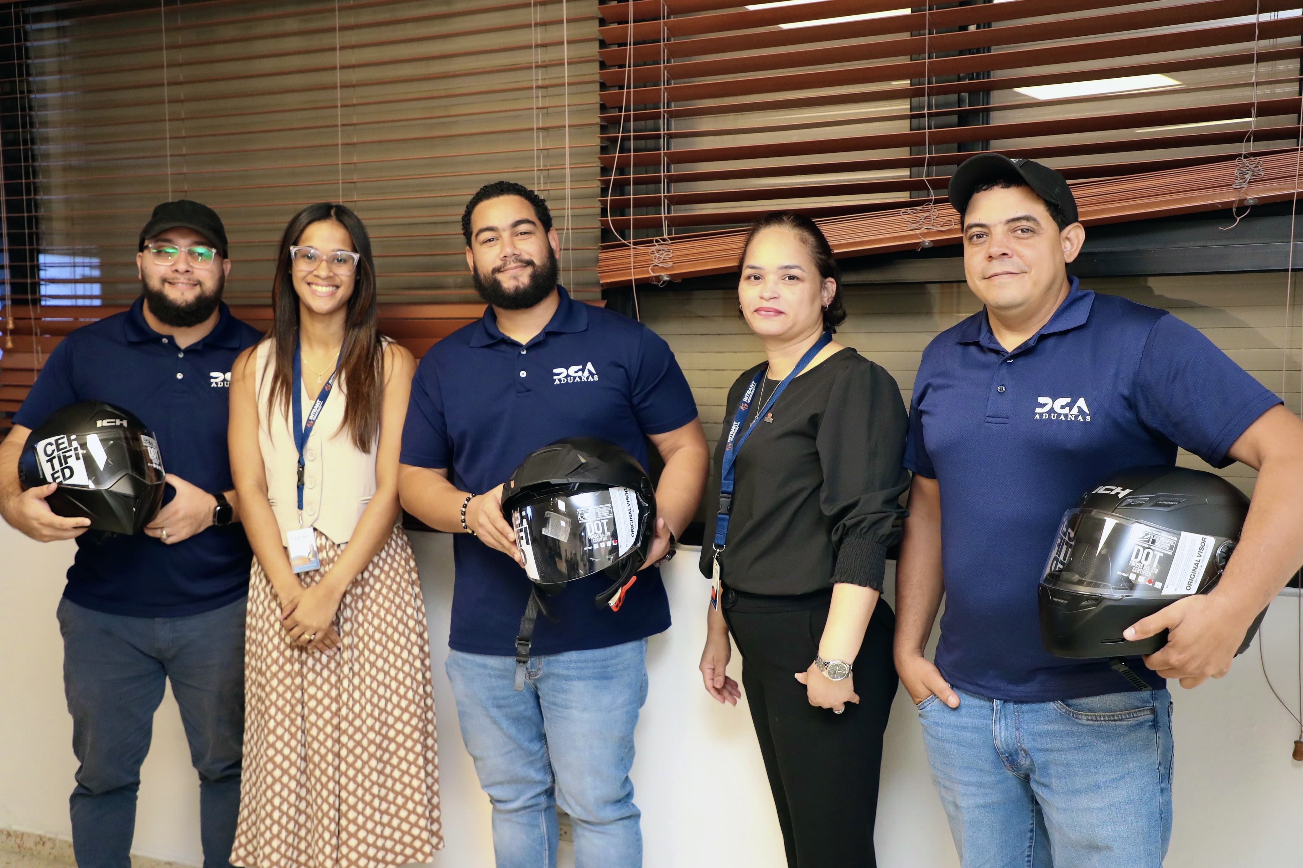 Cascos homologados fortalecen controles en Aduanas gracias a capacitación del Intrant