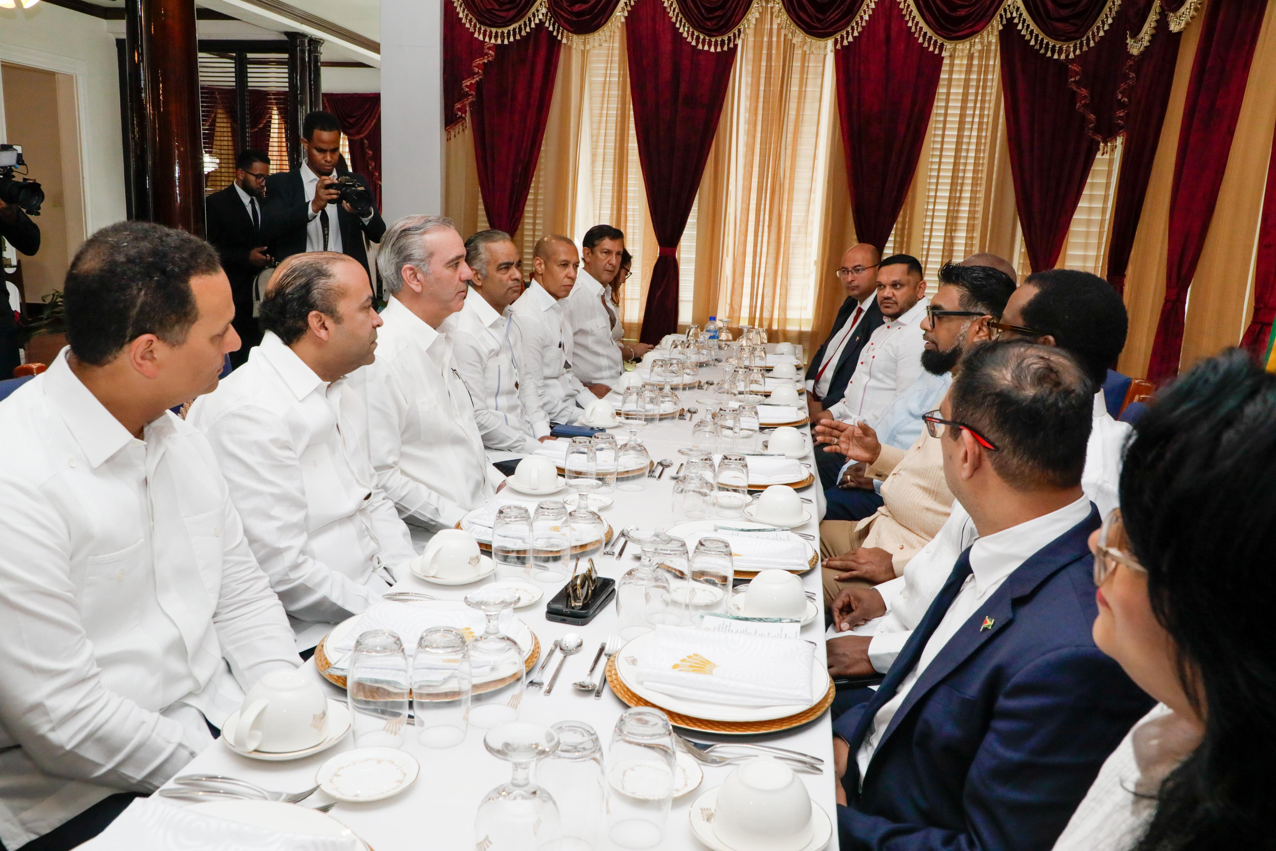 Cooperación bilateral marca visita del presidente Luis Abinader a Guyana