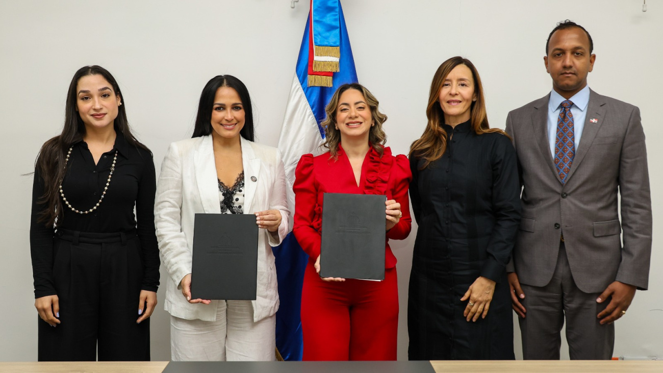 Mujeres dominicanas en España accederán a formación en liderazgo y desarrollo profesional mediante acuerdo entre Index y Madrid.