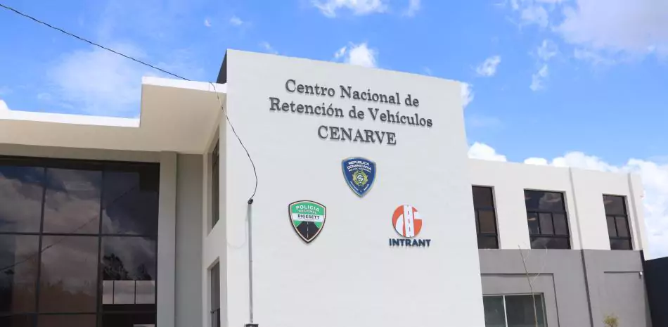 Licencias del Intrant amplían cobertura en Santo Domingo Oeste con nueva oficina en el Cenarve