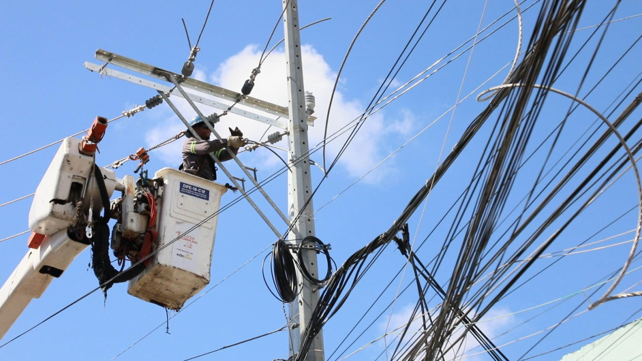 Redes eléctricas modernizadas benefician a familias en Los Tres Brazos