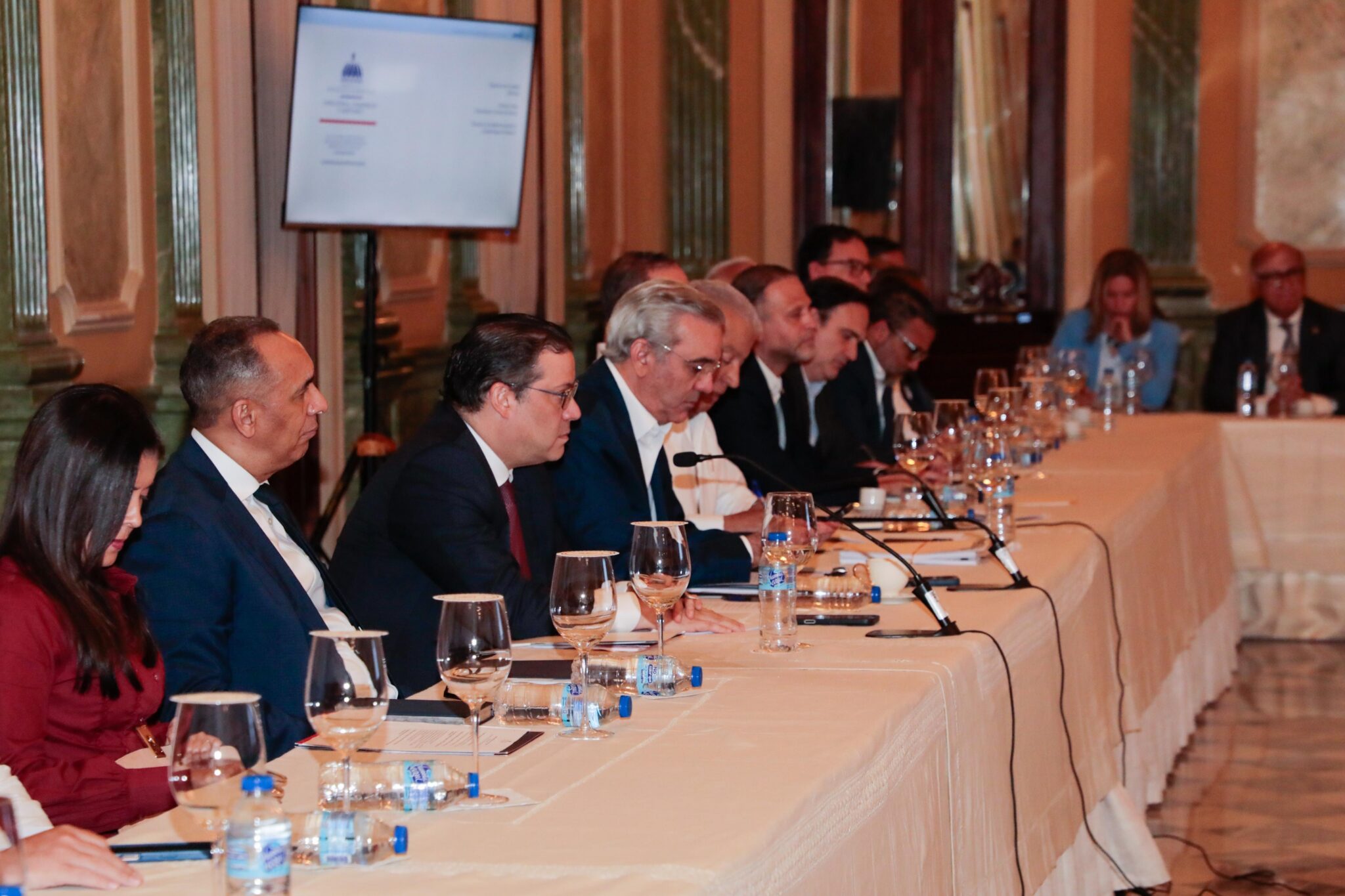 Estabilidad económica se fortalece con cooperación entre Gobierno y sectores productivos, afirma Abinader