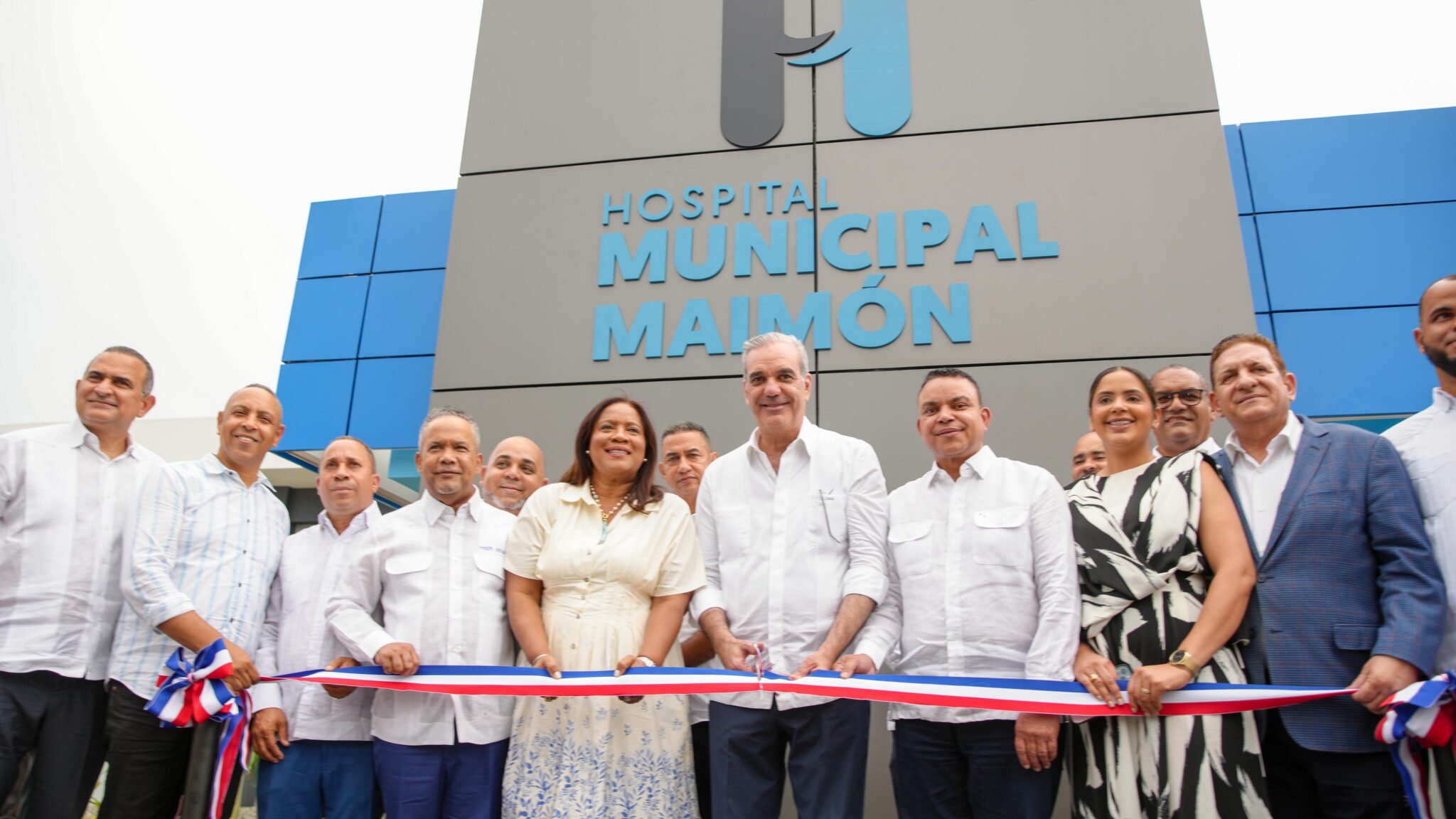 Hospital Municipal de Maimón es entregado remozado y ampliado por Abinader con nueva emergencia y centro de primer nivel