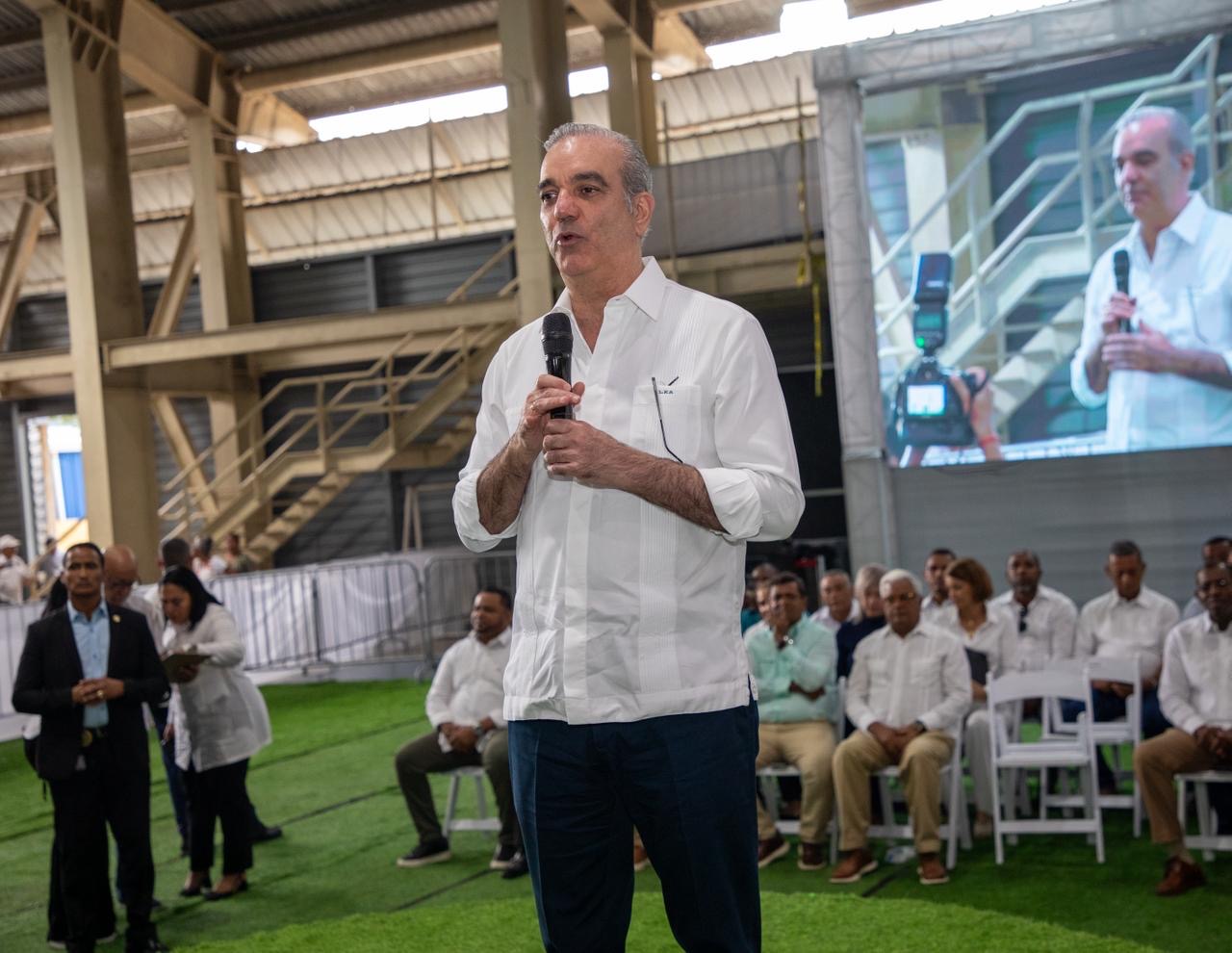 Títulos de propiedad benefician a 4,000 personas en Villa Linda, Palmarejo y Pantoja con ahorro de RD 87 millones