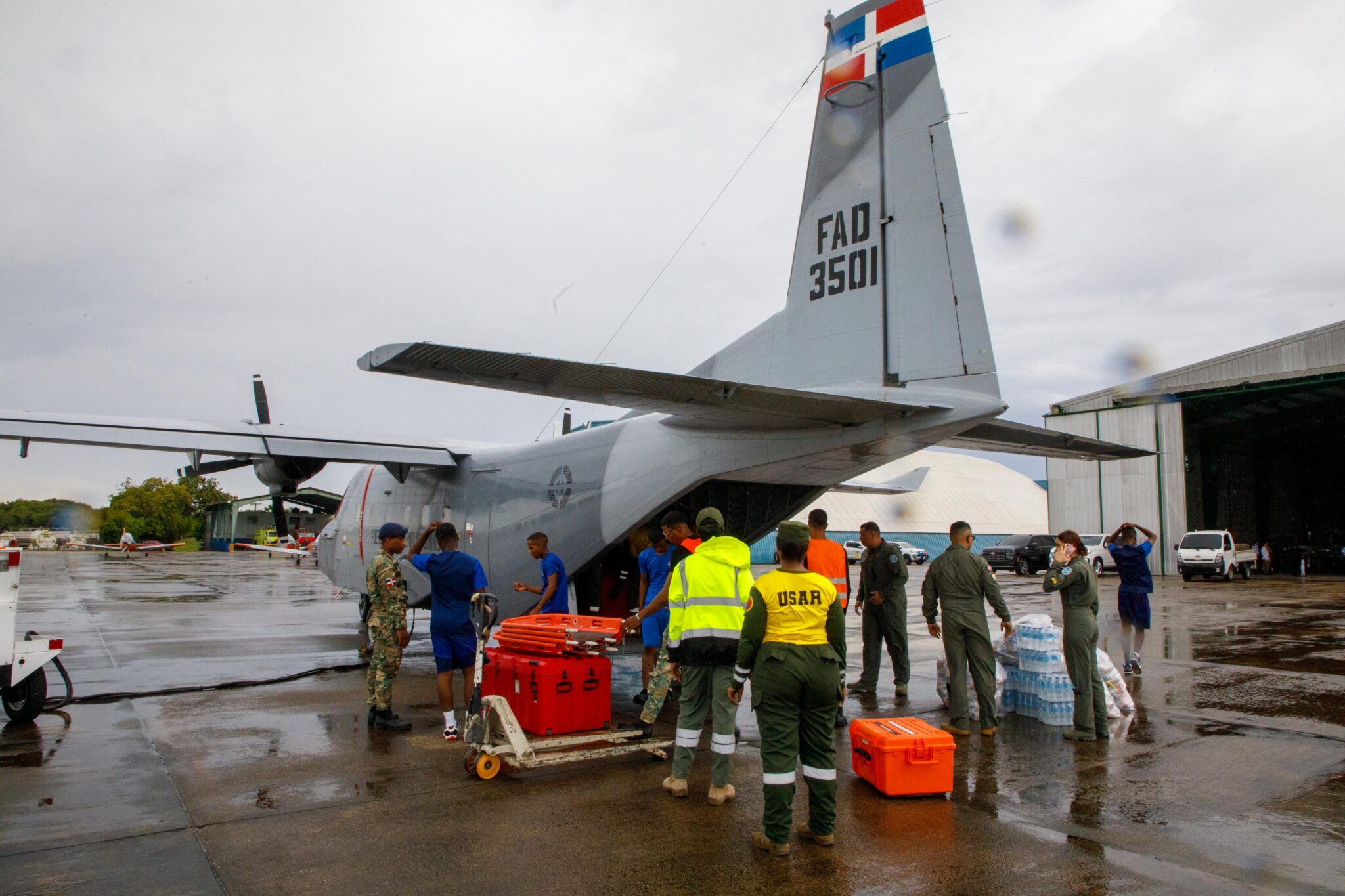 Operación Quisqueya Solidaria despliega equipo militar dominicano hacia Venezuela para labores de rescate
