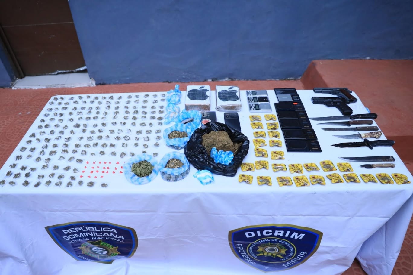 Operativo preventivo deja nueve detenidos y ocupación de drogas, armas y tragamonedas en el Distrito Nacional