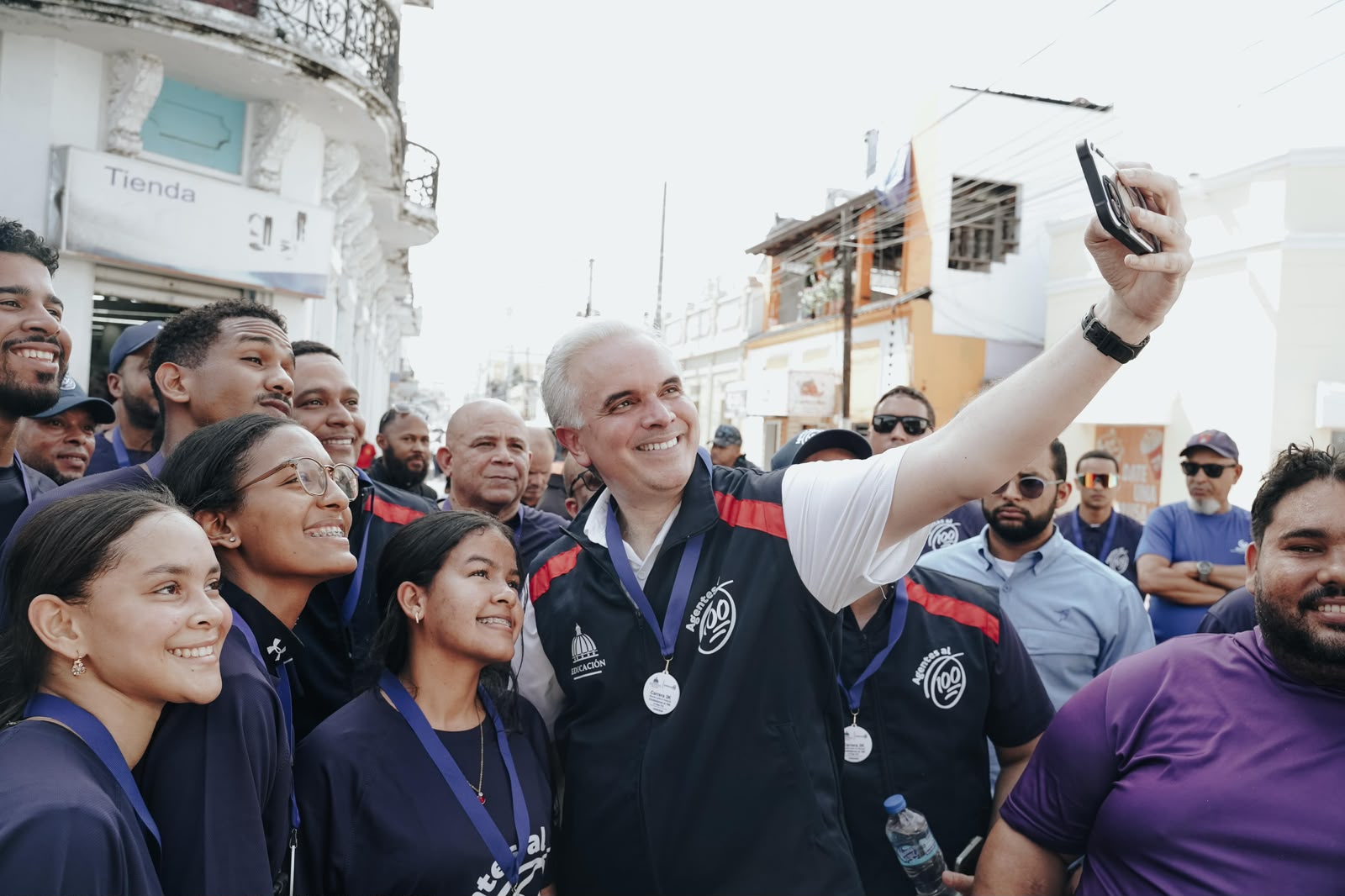 Cultura de paz impulsa misión Agentes al 100 en La Vega y reconoce a Luis Miguel De Camps
