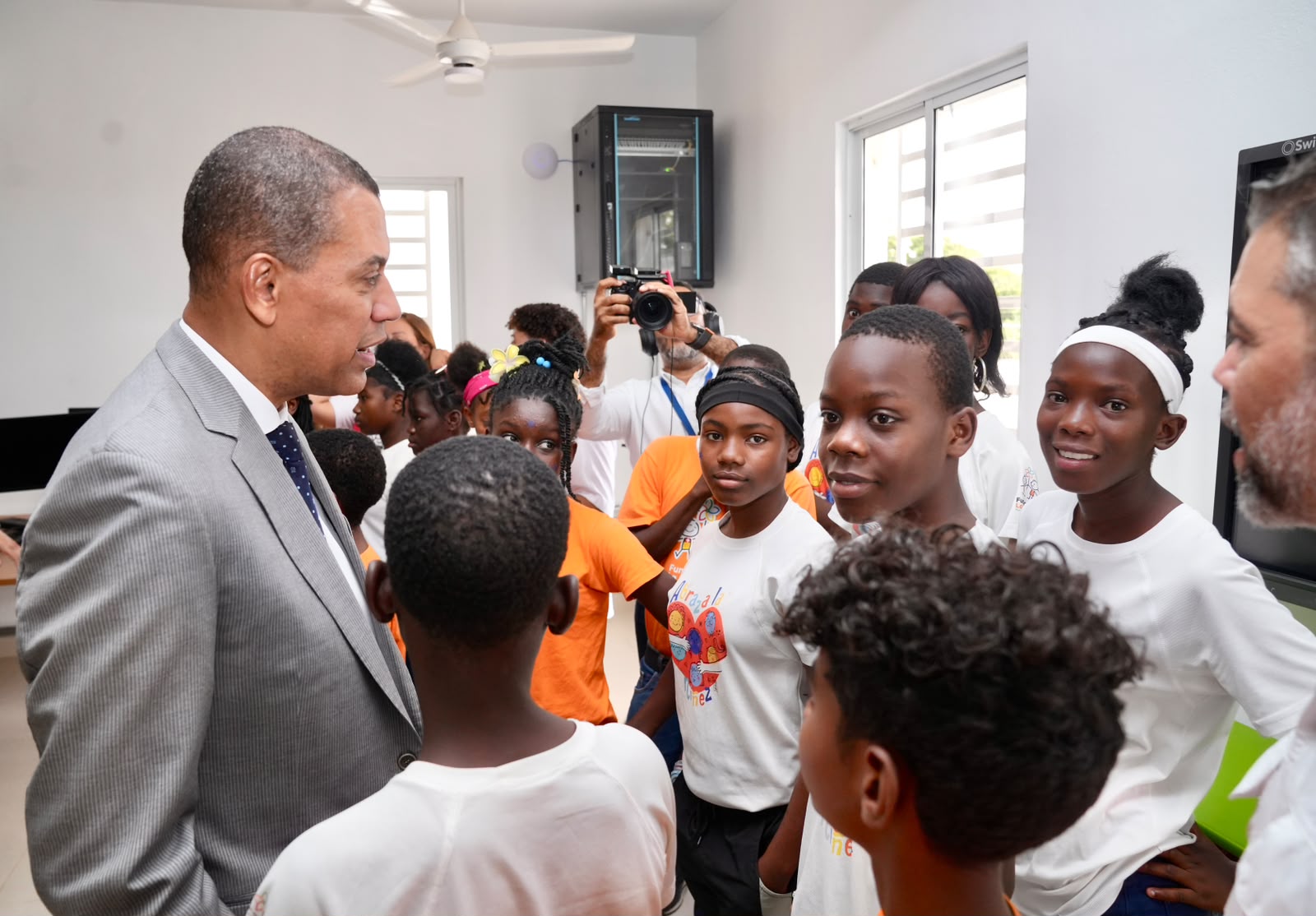 Conectividad digital fortalece procesos educativos y comunitarios en centro apoyado por Indotel