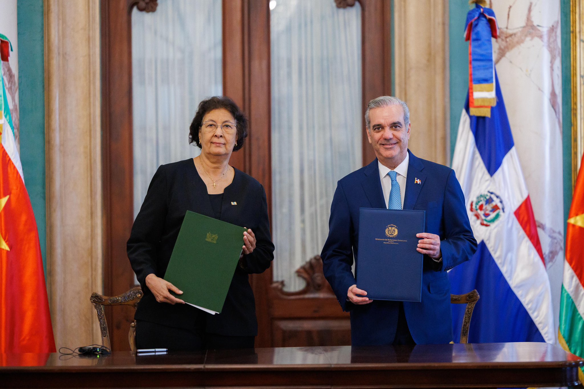 Cooperación bilateral entre República Dominicana y Surinam impulsa acuerdos en turismo, inversión y agricultura