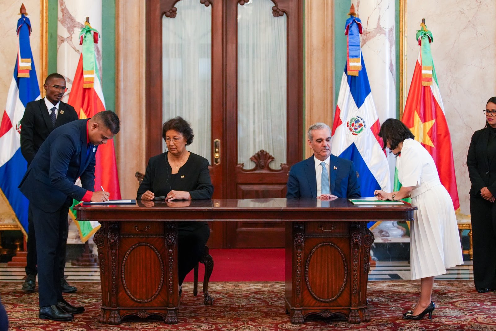 Cooperación bilateral entre República Dominicana y Surinam impulsa acuerdos en turismo, inversión y agricultura