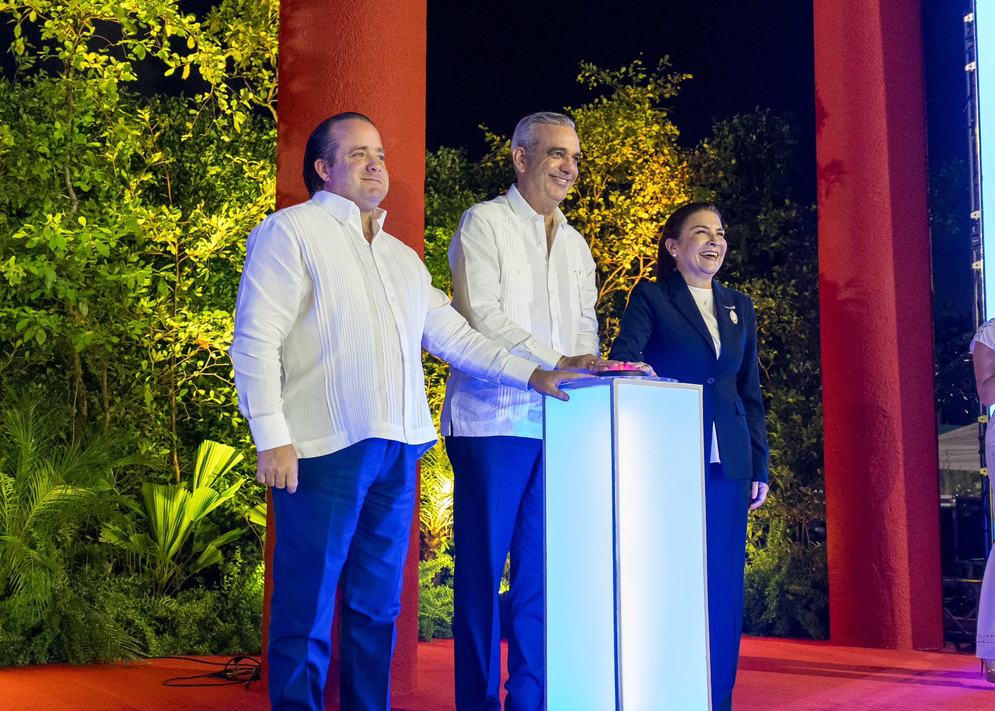 Paseo 30 de Mayo inauguran Abinader y Carolina Mejía como nuevo pulmón verde y deportivo