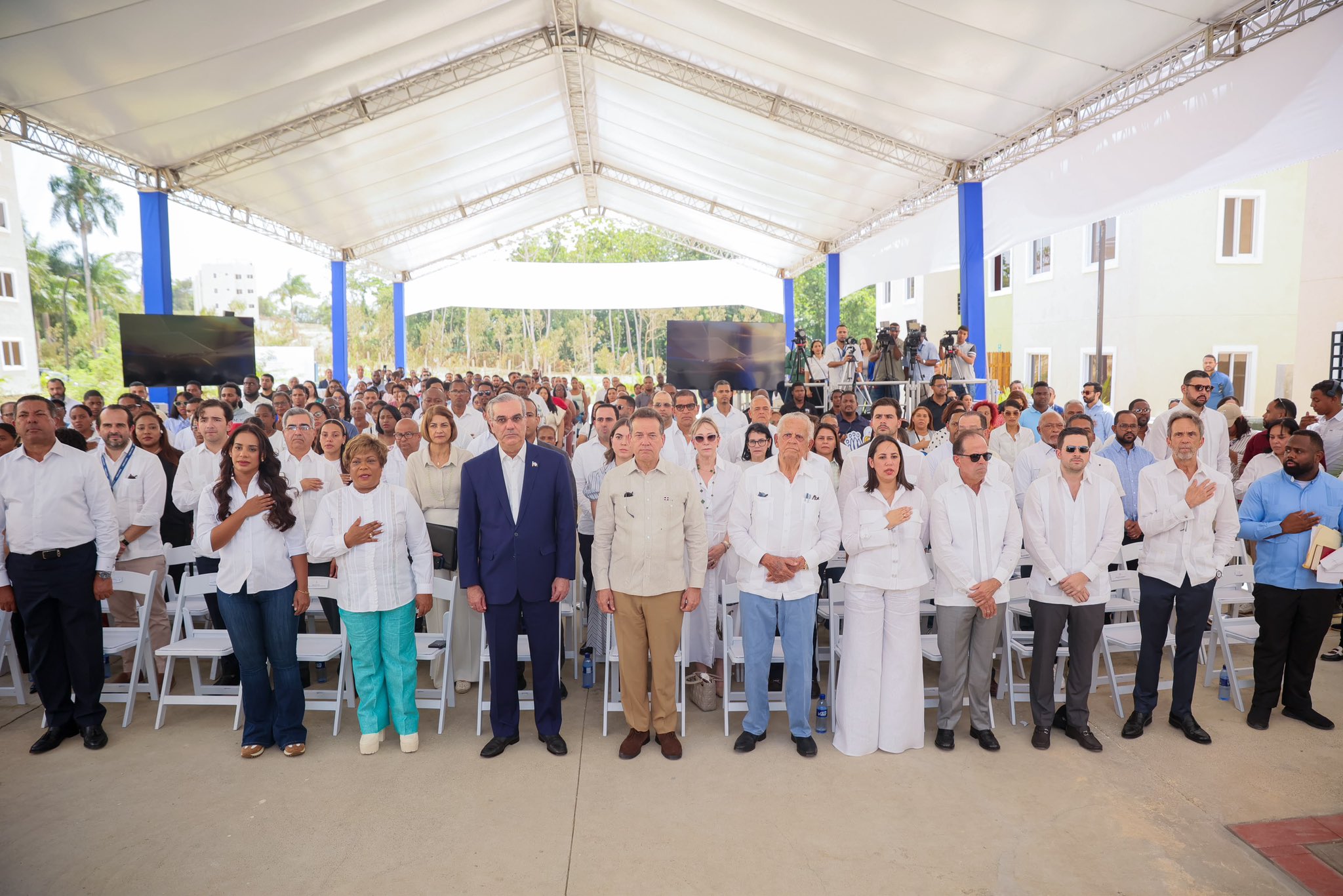 Viviendas dignas son entregadas por Luis Abinader a través del Plan Familia Feliz en Santo Domingo Norte