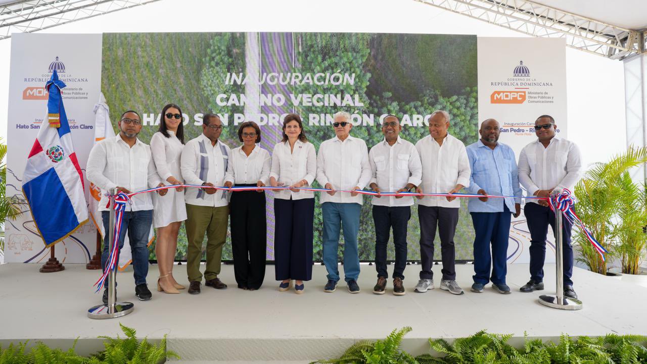 Desarrollo comunitario es impulsado por Raquel Peña con agenda de juventud y producción en Monte Plata