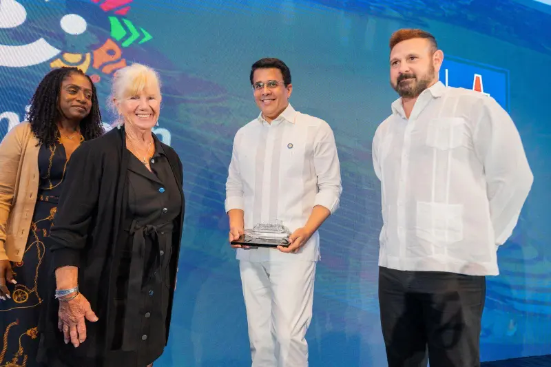 Turismo de cruceros impulsa reconocimiento FCCA a David Collado por crecimiento en República Dominicana