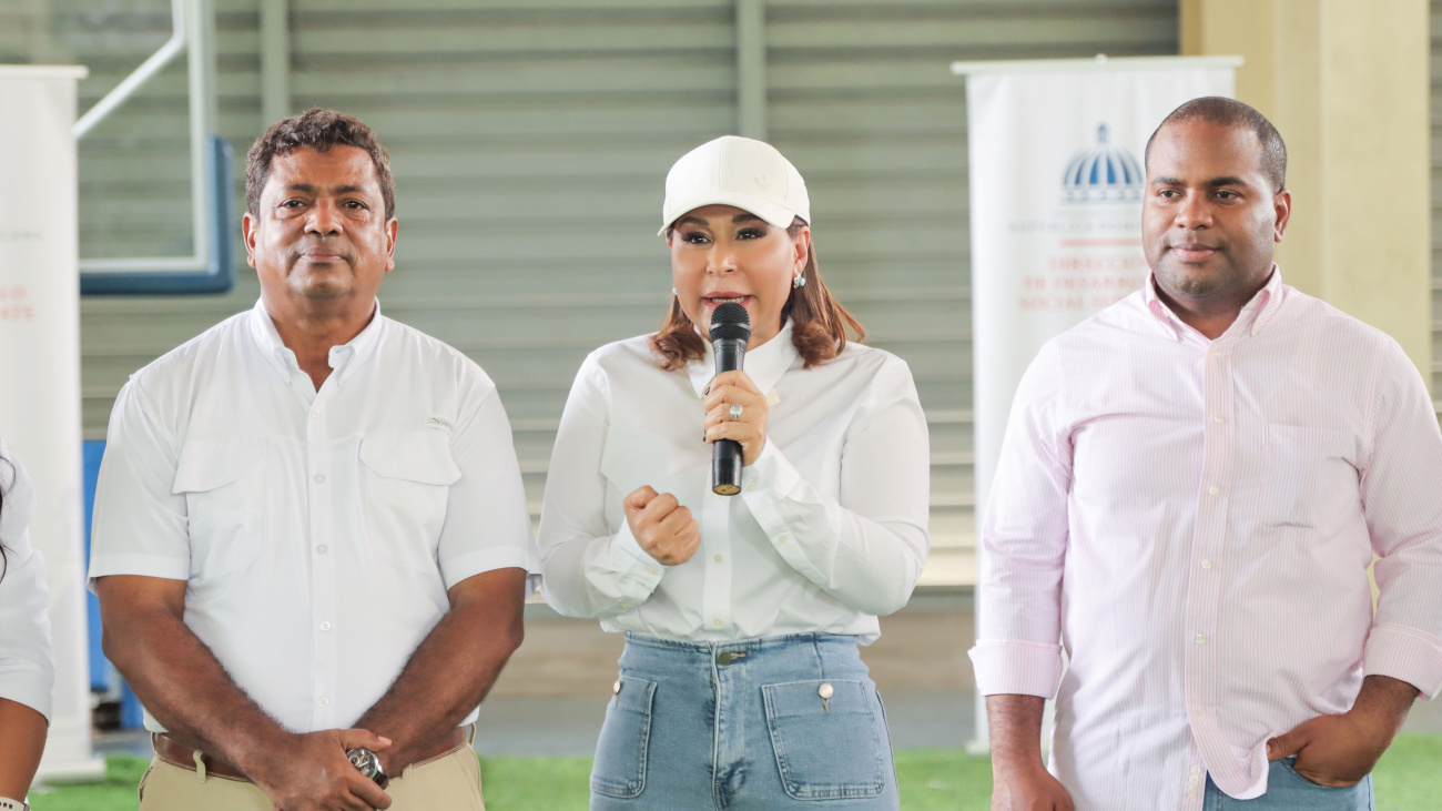 Bono de emergencia entrega Supérate a 1,766 familias afectadas por lluvias en el Gran Santo Domingo