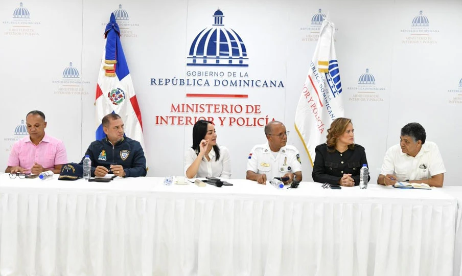 Regularización a motoconchistas impulsa nuevas medidas de control y seguridad en paradas del Gran Santo Domingo