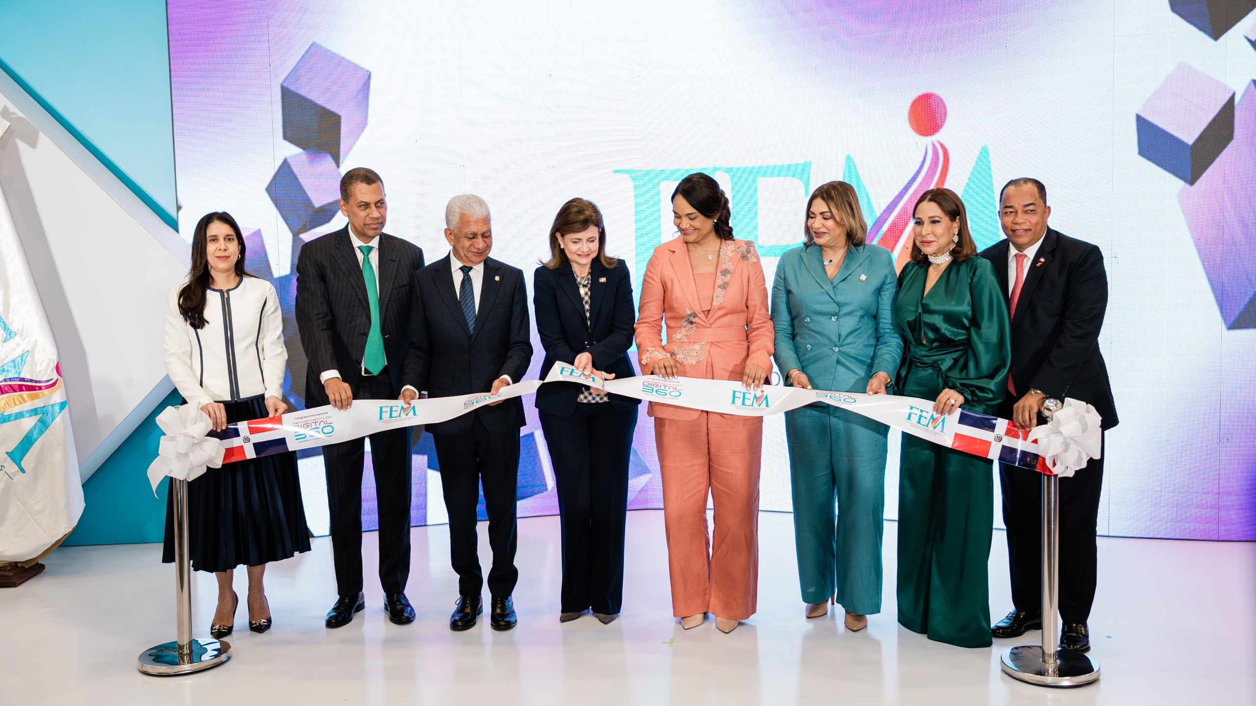 Transformación digital impulsa innovación y competitividad en congreso empresarial organizado por FEM