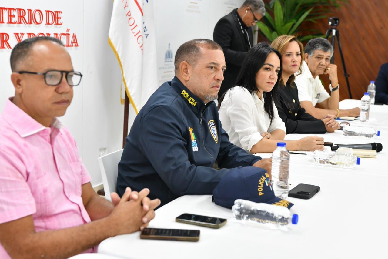 Regularización a motoconchistas impulsa nuevas medidas de control y seguridad en paradas del Gran Santo Domingo