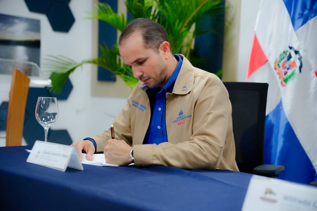 Modernización agro es impulsada por acuerdo entre TNR y Confenagro para fortalecer tecnología y capacitación
