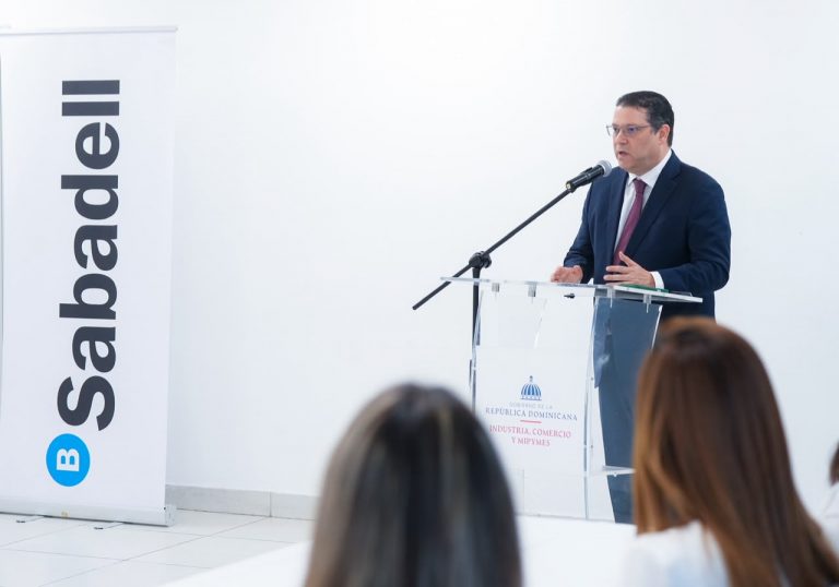 Inversión española impulsará nuevas oportunidades de negocios y exportaciones con acuerdo entre MICM y Banco Sabadell