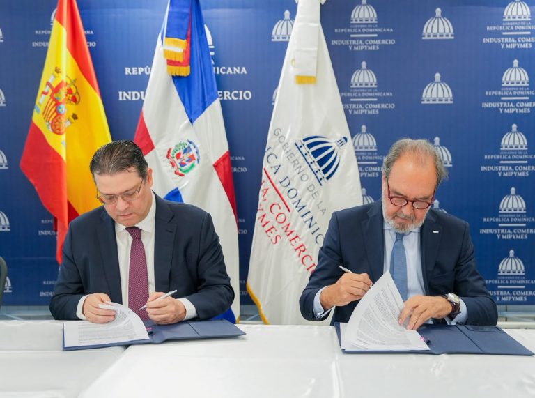 Inversión española impulsará nuevas oportunidades de negocios y exportaciones con acuerdo entre MICM y Banco Sabadell