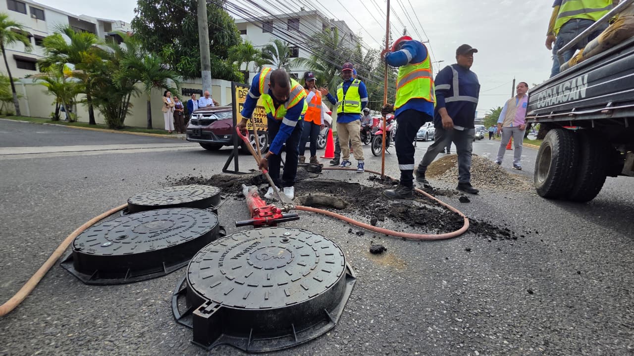 Tapas de registros: Coraasan y Alcaldía de Santiago invertirán RD$60 millones para mejorar la seguridad vial