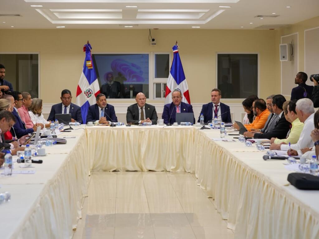 Proyecto anticrisis avanza en Comisión Bicameral tras escuchar a Hacienda y AIRD sobre medidas económicas